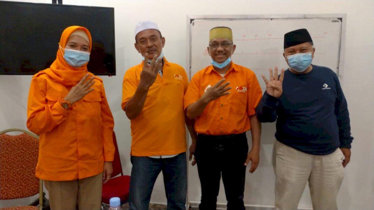 Mantan Pendukung AIZ Pimpin Doa untuk Kemenangan Anir-Lutfi