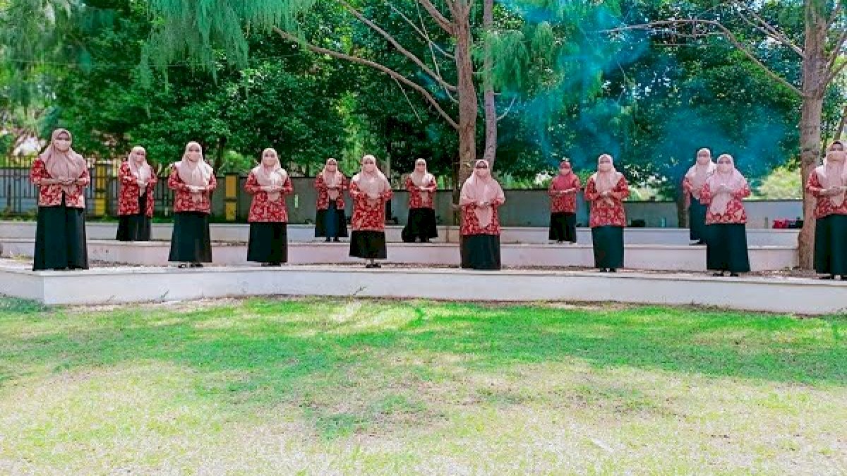 Peringati HKN ke-56, DWP Lutim Lakukan Gerakan Tepuk Tangan 56 Detik