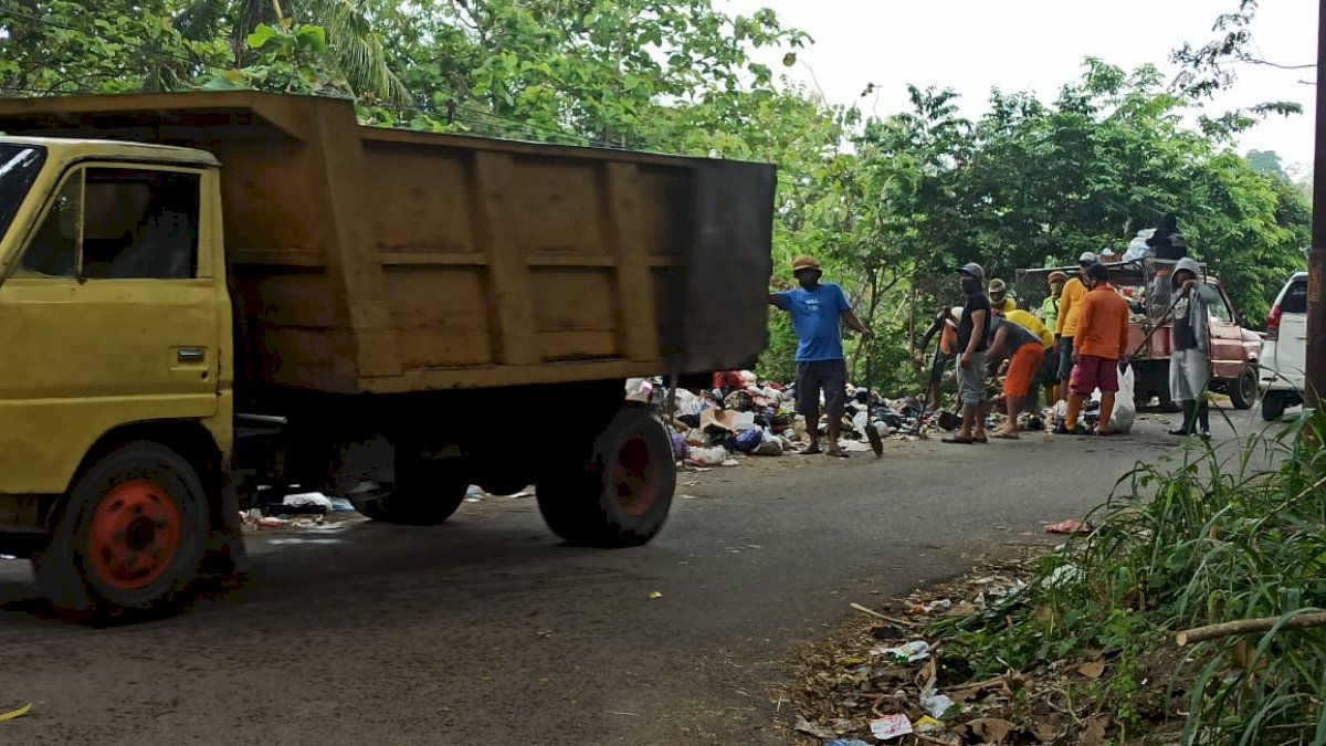 DLH Pemkot Parepare Normalisasi Drainase Tersumbat