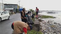 DLH Parepare Apresiasi Sinergitas Elemen Masyarakat Bersihkan Pantai Cempae