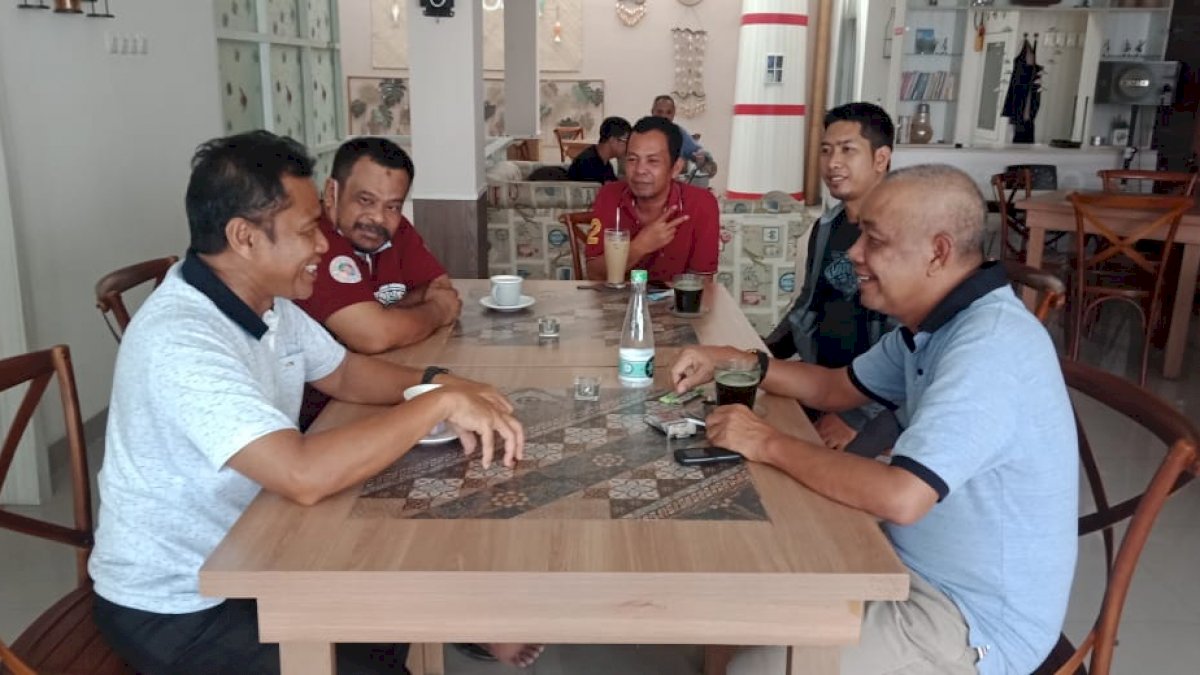 Aska Mappe Bersantai Bersama Kerabat Jelang Debat Kedua