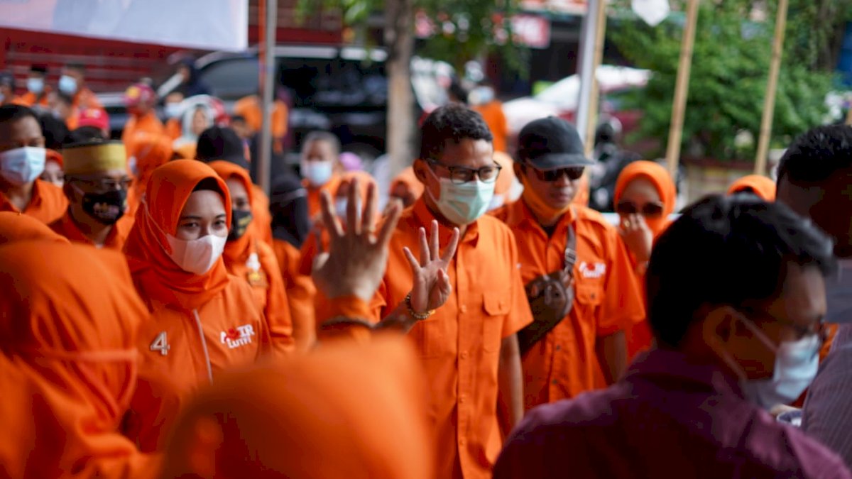 Sandiaga Uno Bakar Semangat Tim Pemenangan Anir-Lutfi