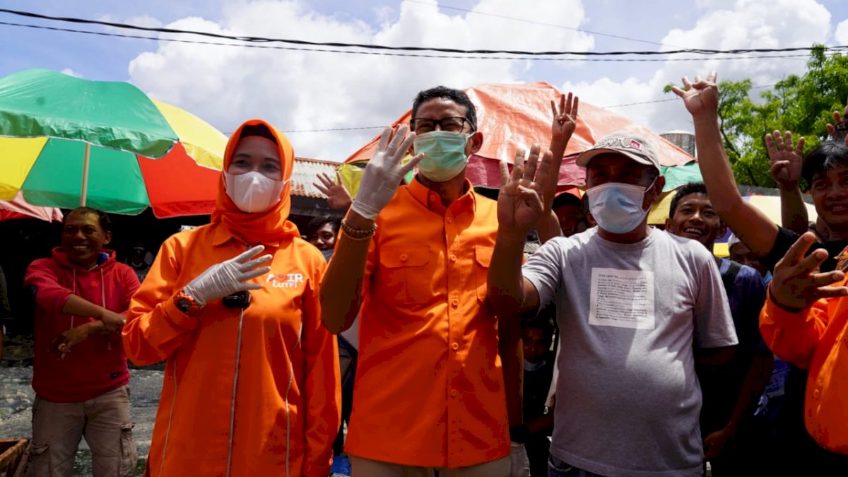 Blusukan ke Pasar, Sandi Yakini Kartu Anir-Lutfi Jadi Solusi