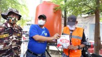 Peringati Hari Sumpah Pemuda, Dispora Gowa Ajak OKP Bagi-bagi Masker