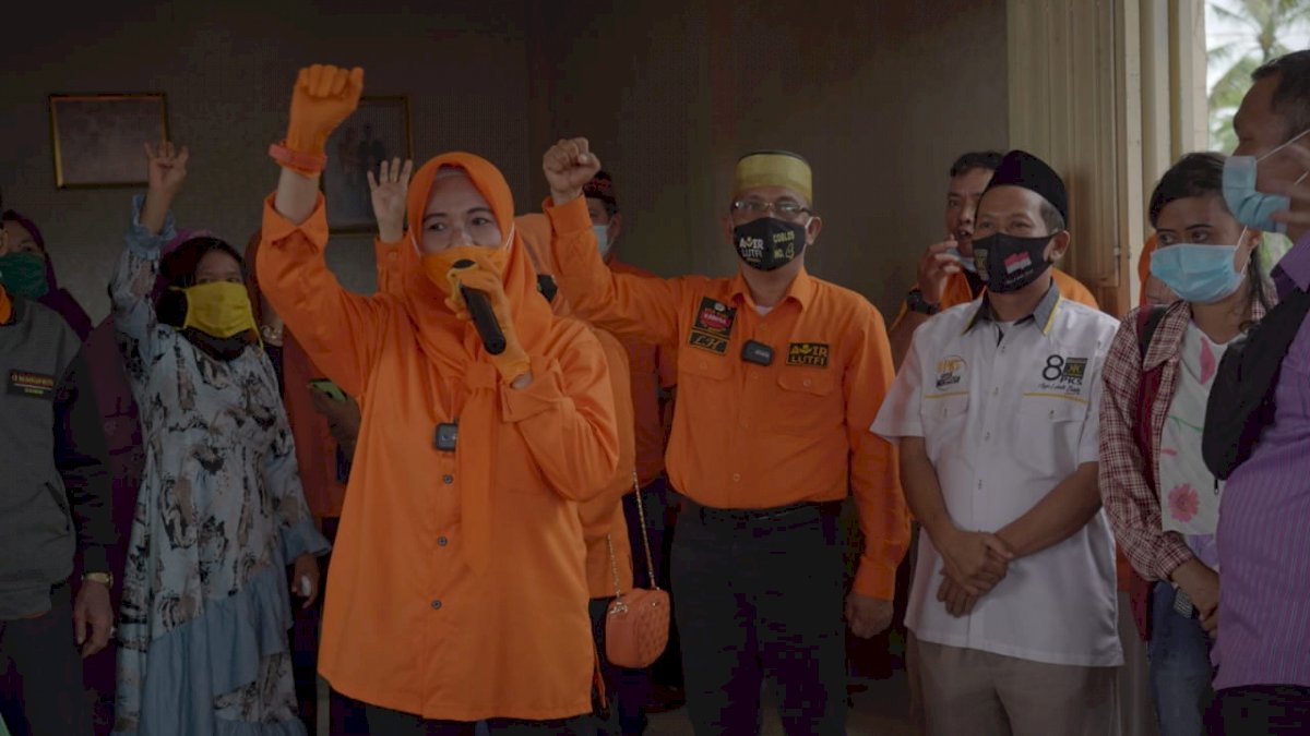 Pendukung Siap Jemput Kemenangan Anir-Lutfi