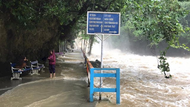 Air Meluap Kwa Bantimurung Maros Ditutup Sementara