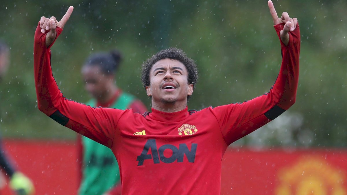 MU Pinjamkan Lingard ke West Ham Hingga Akhir Musim