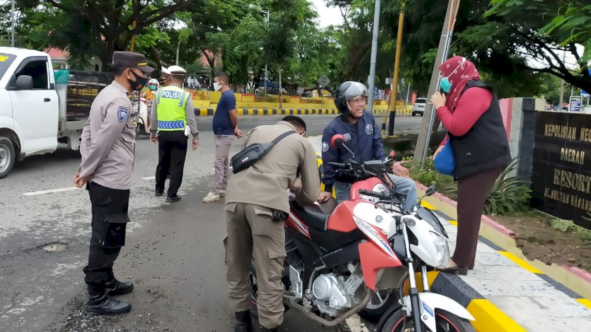 Operasi Yustisi Pemkab Jeneponto Sukses Tingkatkan Kesadaran Warga untuk Bermasker