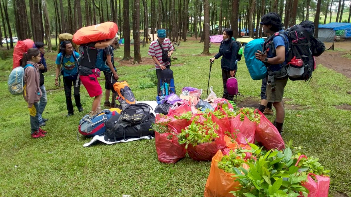 Sungguh Mulia! Wanapala Chetengan Awali Aktivitas di Tahun 2021 dengan Tanam 1500 Pohon