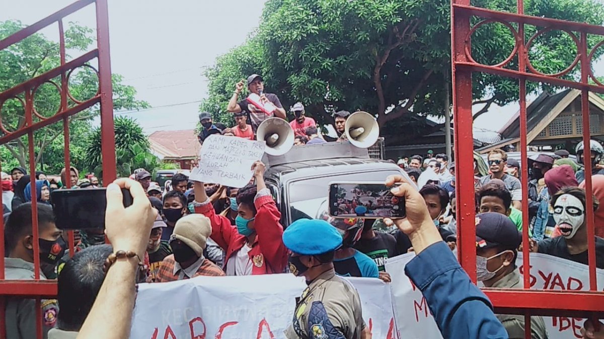 Demo Tuding Wabup Jeneponto Intervensi Pergantian Lurah Balang Beru