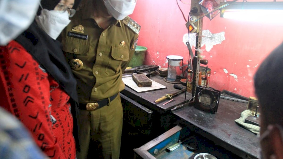 Tambah Nilai Jual, Rudy Janjikan Pelatihan Bagi Pengrajin Perak