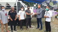 Luthfi Serahkan Bantuan Wakil Ketua MPR ke Petani di Lutim