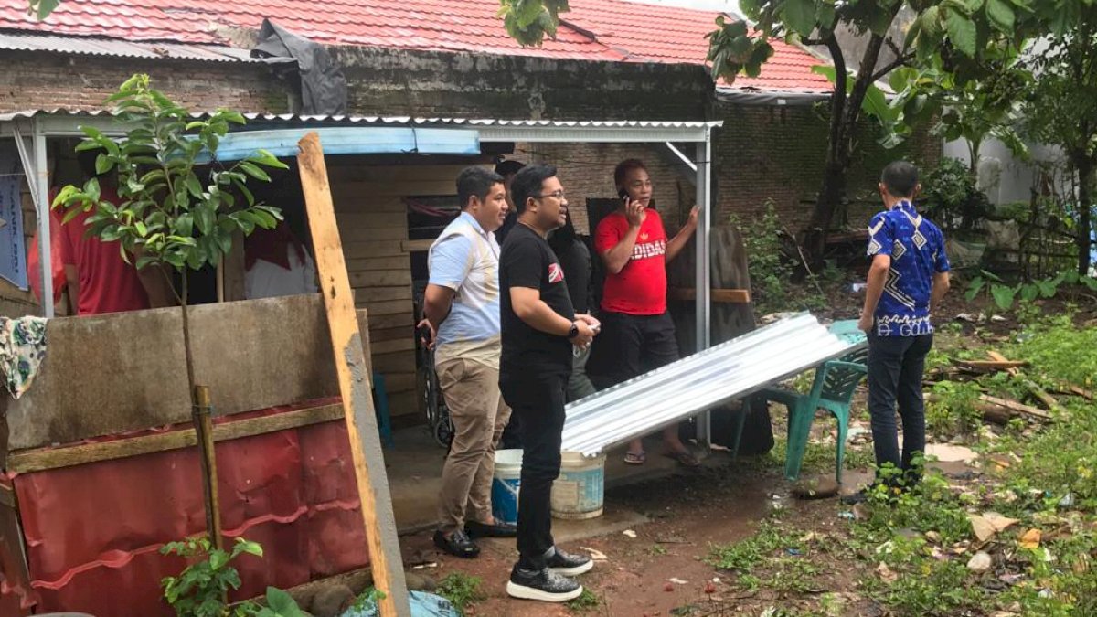 Sekretaris Gerindra Sulsel Bantu Nenek Sebatang Kara di Gowa