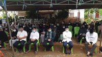 Sekda Lutim Ingatkan Protkes Saat Melayat Istri Kadis PMPTSP