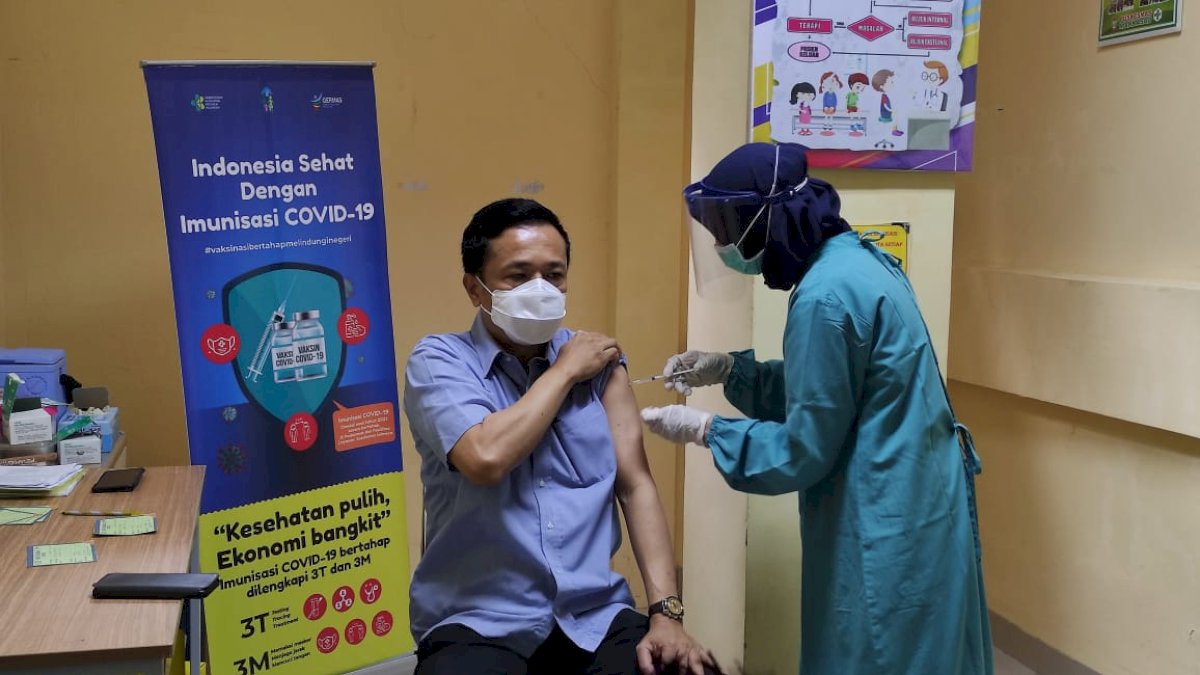 Ini Pesan Rudy Djamaluddin Usai Disuntik Vaksin Tahap Dua