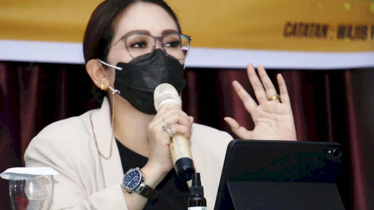 Debbie Rusdin Sosper Kepemudaan Bersama Warga Mamajang