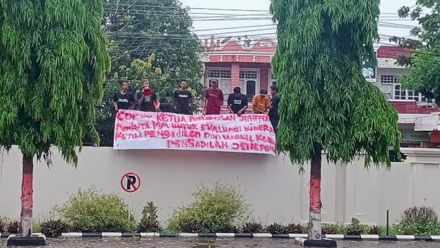 istimewa