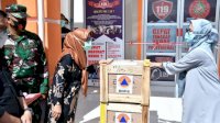 Bupati Lutra Terima Bantuan 15.000 Rapid Test Antigen dari BNPB
