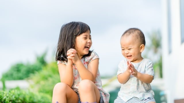 Ilustrasi Adik dan Kakak (Int)