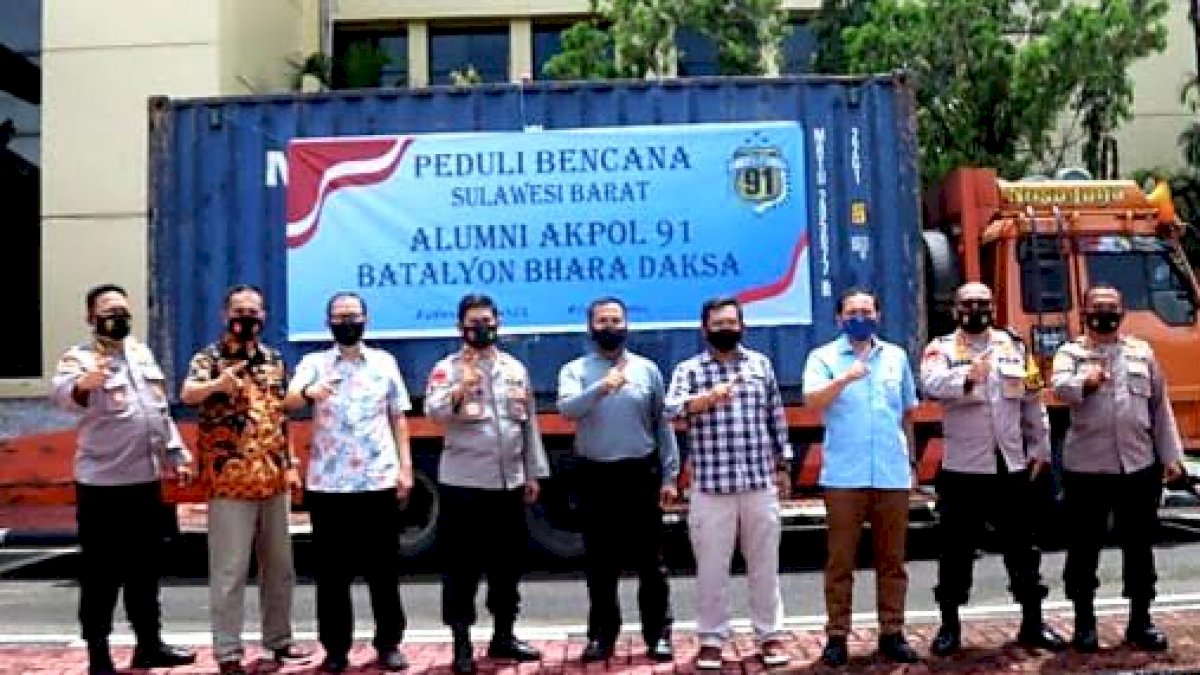 Kapolda Sulsel Lepas Bantuan Alumni Akpol 1991 untuk Gempa Sulbar