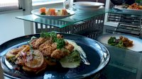 Promo Makan Malam Romantis dan Nginap di Hotel Aston Makassar