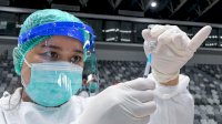 Vaksinasi Covid-19 Sukses Sasar Satu Juta Tenaga Kesehatan