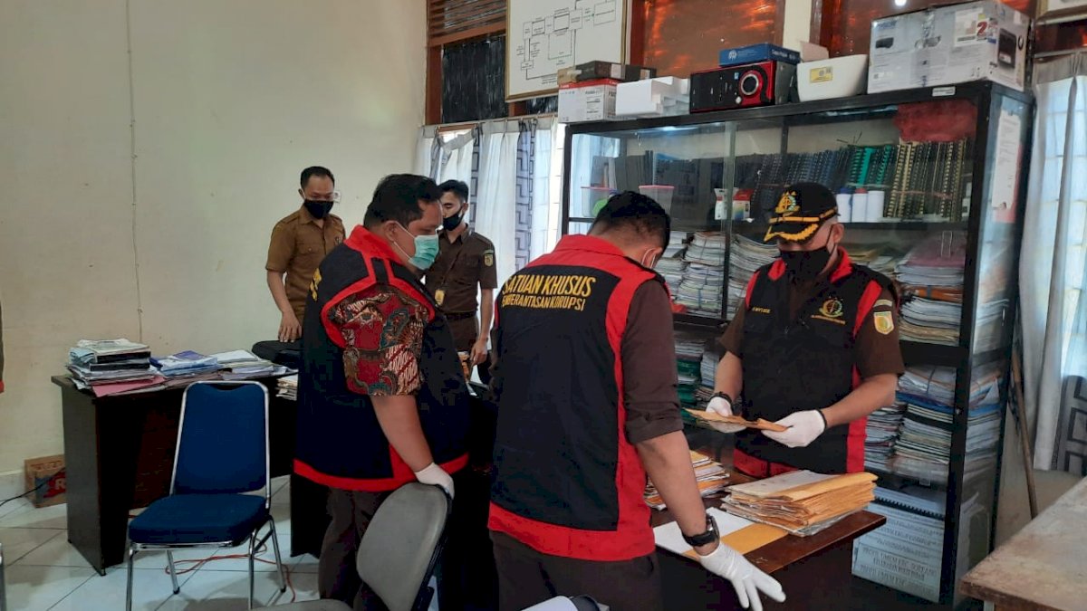 Usut Dugaan Korupsi, Kejari Parepare Geledah Kantor Disnaker dan Koperasi Metro Madani