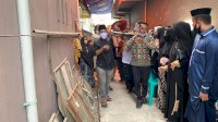 Sahabatnya Berpulang, Syahar Ikut Menggotong Keranda Jenazah Hingga Jadi Sopir Ambulance