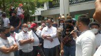 Massa Pekerja THM Gagal Temui Pj Walikota Rudy