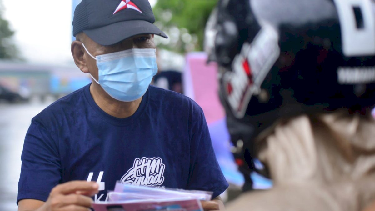 Sambut Valentine, Haidar Majid Katakan Cinta dengan Masker