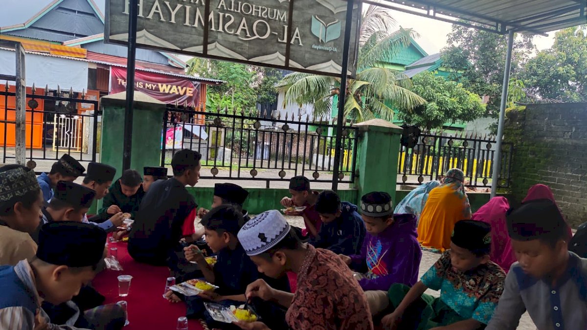 Musala Tahfizh Al Qasimiyah Sediakan Sarapan Gratis untuk Warga Barru