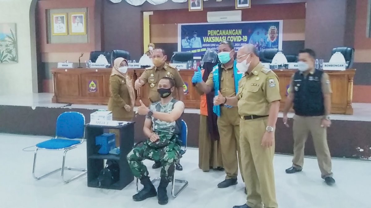 Bangga Jadi Orang Pertama Disuntik Vaksin Covid-19 di Jeneponto, Dandim 1425: Saat Cairan Masuk Rasanya Dingin