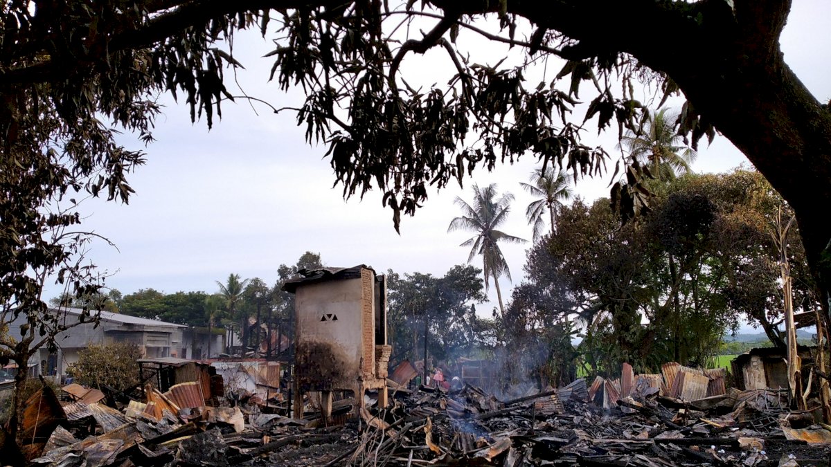 Si Jago Merah Lahap 10 Rumah di Barru, 1 Warga Tewas
