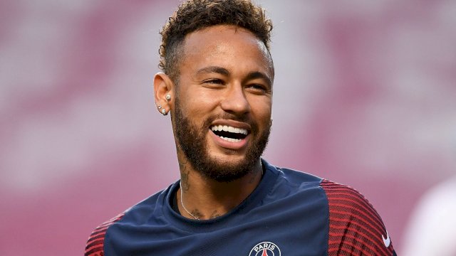 Neymar Jr, striker PSG yang siap meneken kontrak baru. 