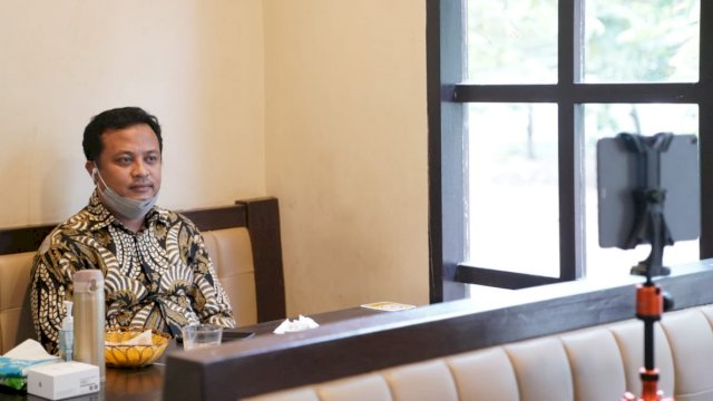 Wakil Gubernur Sulsel Sudirman Sulaiman, mengucapkan selamat kepada Walikota Makassar terpilih, Danny Pomanto yang dilantik sebagai Ketua IKATEK Unhas periode 2021-2025. Pelantikan itu dilaksanakan secara virtual. 