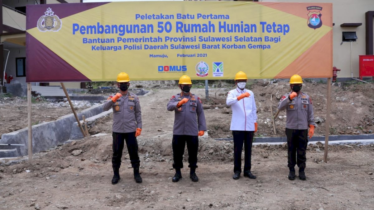 Kapolri Pimpin Peletakan Batu Pertama Program Bantuan Rumah Personil Korban Gempa Sulbar