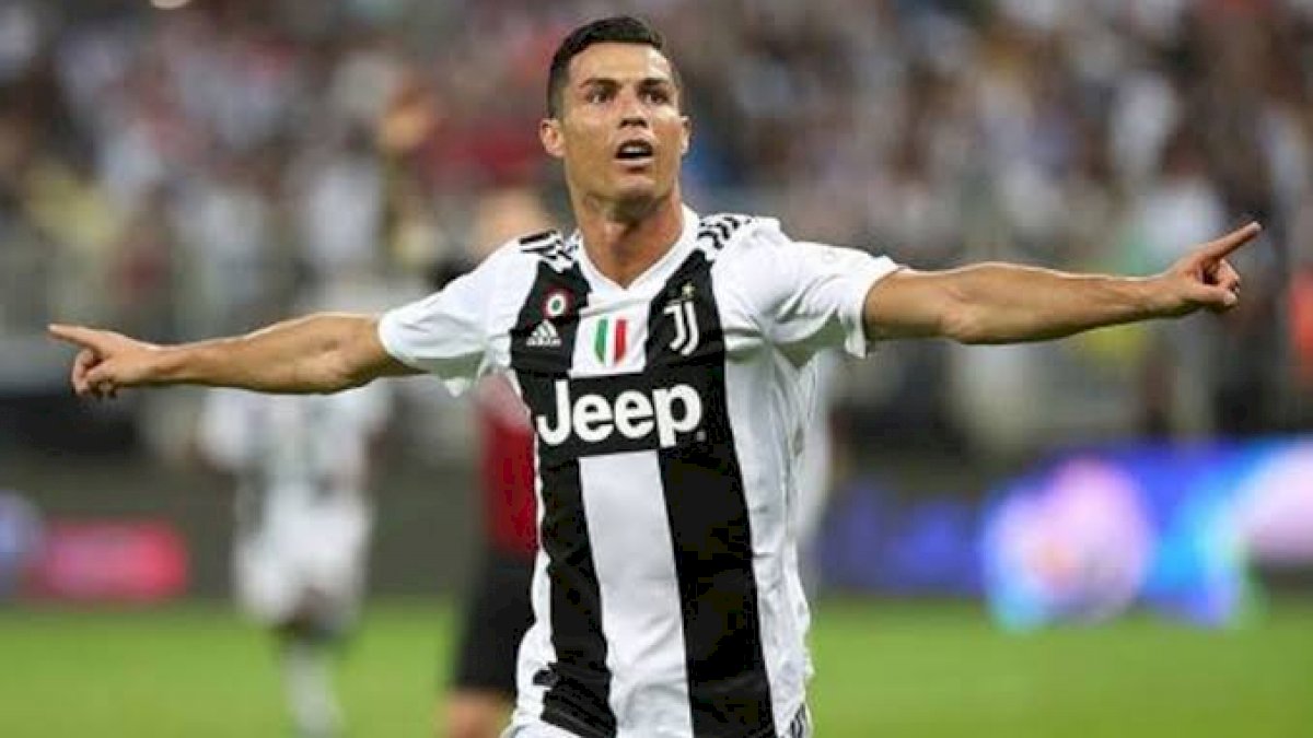 Sulit Ditandingi, Cristiano Ronaldo Manusia Pertama dengan 500 Juta Pengikut di Medsos