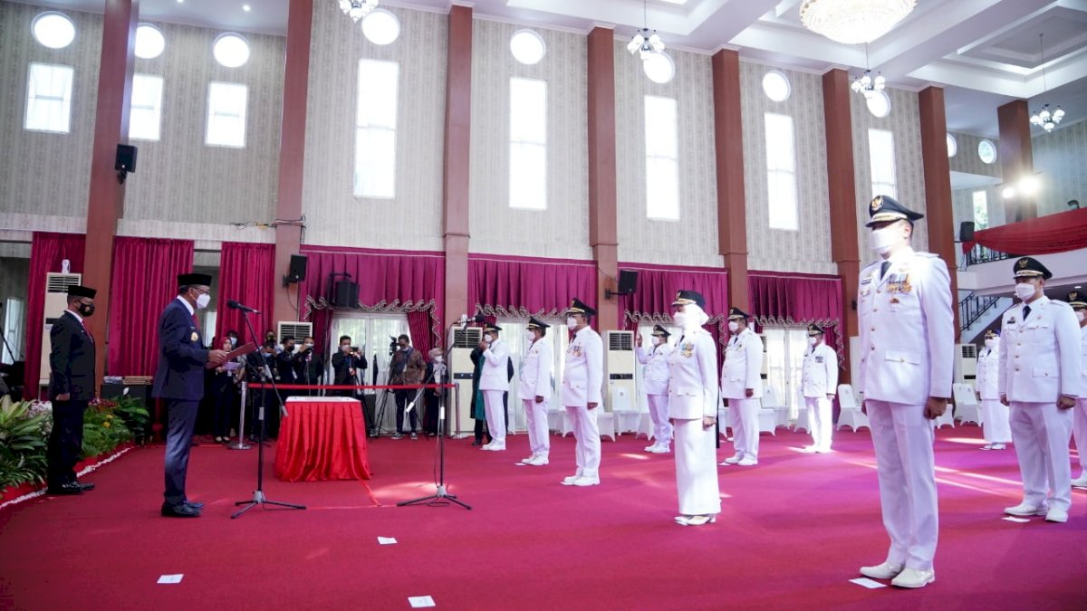 Taufan Pawe Selamati 11 Kepala Daerah yang Dilantik