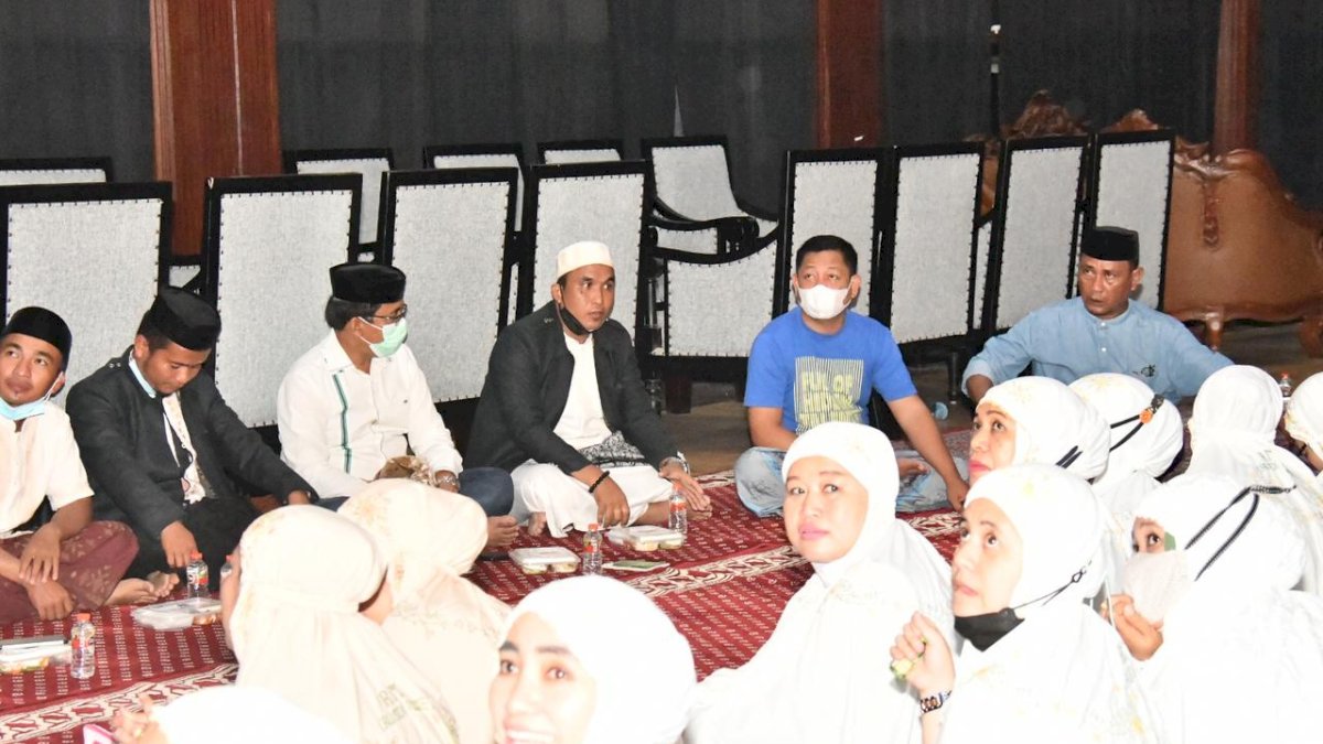 Ibu-ibu Kelompok Pengajian di Pinrang Rayakan HUT RMS dengan Zikir dan Doa