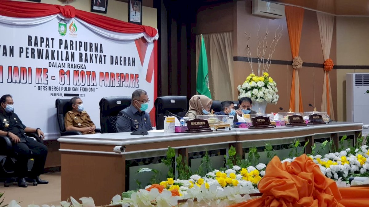 DPRD Serahkan Ranperda PLP2B ke Pemkot Parepare