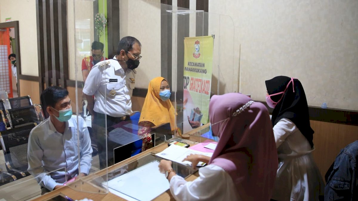 Pastikan Program Makassar Recover Berjalan Maksimal, Danny Sidak Kantor Camat