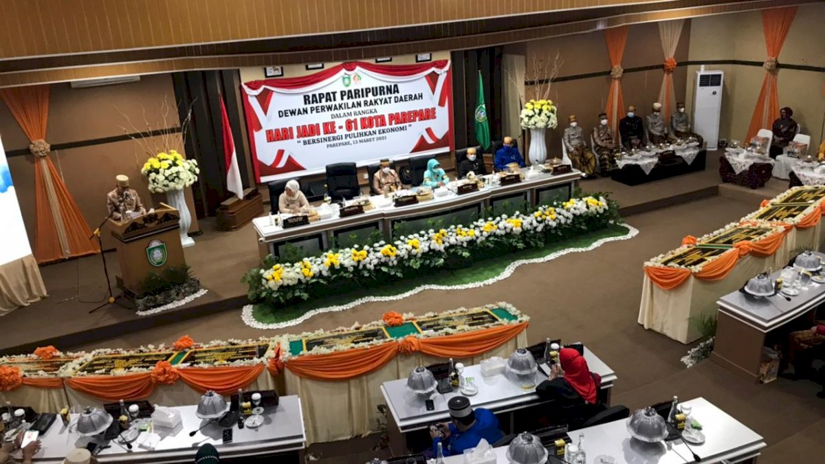 Berprestasi, Enam SKPD Pemkot Parepare Terima Award