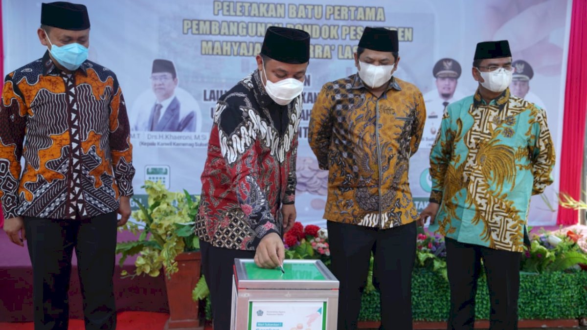Plt Gubernur Sulsel Launching Gerakan Sejuta Koin Wakaf Pendidikan di Takalar