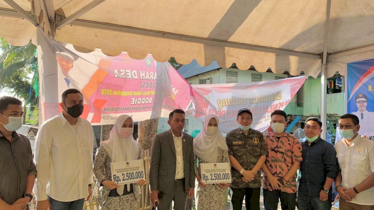 Hari Perawat Nasional, NasDem Sulsel Beri Kado Kepada Bidan Viral di Pangkep