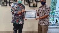 Jadi Teladan Pelaporan Pajak, Sekda Parepare Terima Penghargaan dari KPP Pratama