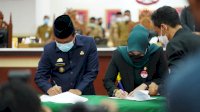 Plt Gubernur Sulsel Serahkan LKPj ke DPRD, Minta Masukan dan Saran