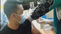 Pegawai BKD Parepare Terima Vaksin Covid-19 Tahap Pertama