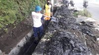 Musim Penghujan, DLH Parepare Intens Pengerukan Selokan