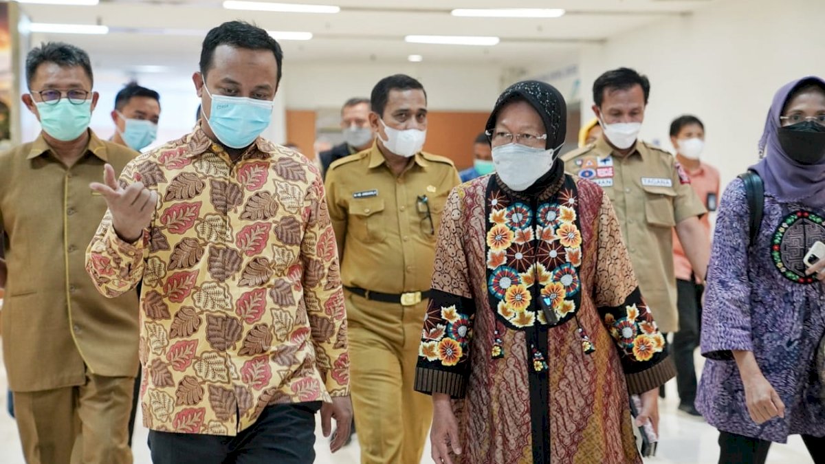 Mensos Kunjungi Korban Bom Gereja Katedral Makassar