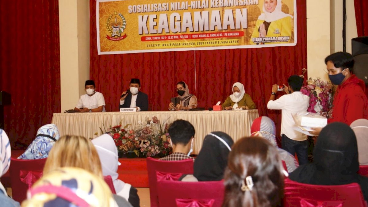 Dua Akademisi Puji Cara Legislator Golkar Debbie Rusdin Rawat Konstituen